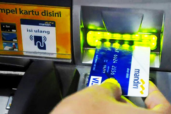 Pertanyaan Yang Sering Ditanyakan Seputar Masalah Memasukan Kartu ATM